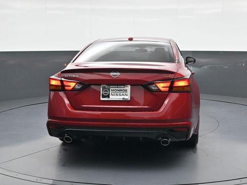 2025 Nissan Altima SR FWD