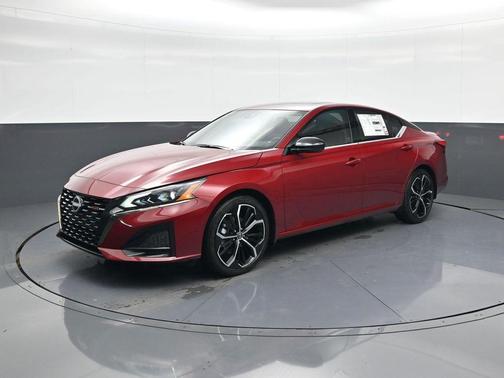2025 Nissan Altima SR FWD