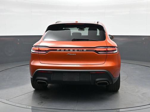 2022 Porsche Macan Base