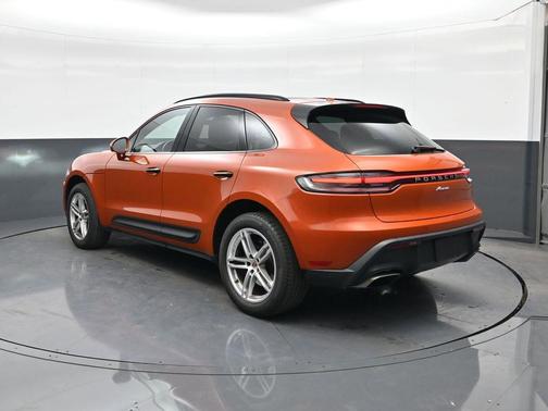 2022 Porsche Macan Base