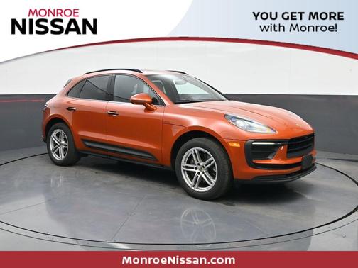 2022 Porsche Macan Base
