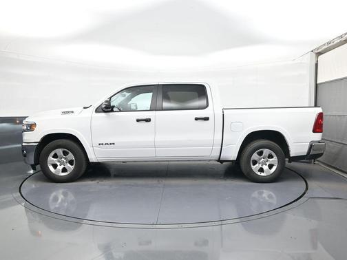 Bright White Clearcoat 2025 RAM 1500 Big Horn/Lone Star
