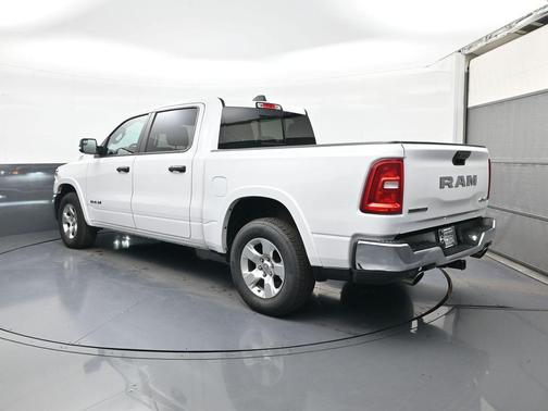 Bright White Clearcoat 2025 RAM 1500 Big Horn/Lone Star