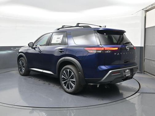 Deep Ocean Blue Pearl 2026 Nissan Pathfinder Platinum