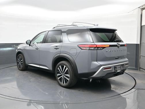 2023 Nissan Pathfinder Platinum 4WD