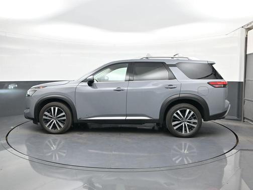2023 Nissan Pathfinder Platinum 4WD