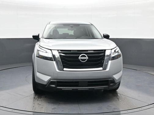 2025 Nissan Pathfinder S FWD