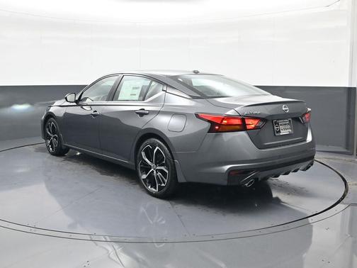 2025 Nissan Altima SR FWD