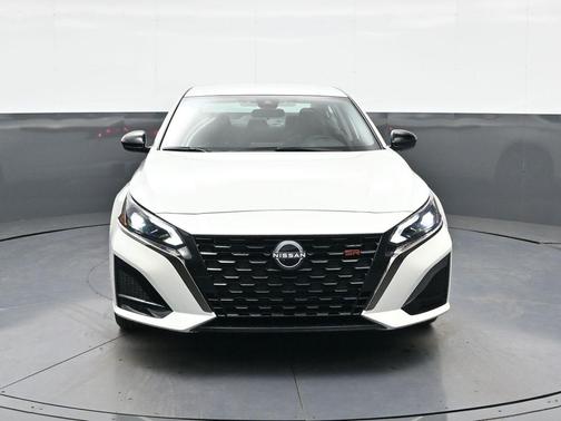 2025 Nissan Altima SR FWD