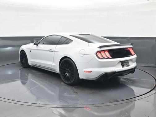 2021 Ford Mustang EcoBoost