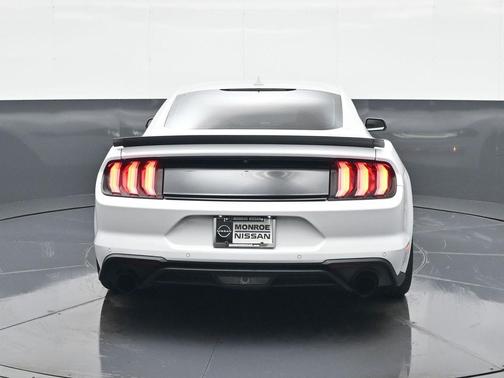 2021 Ford Mustang EcoBoost