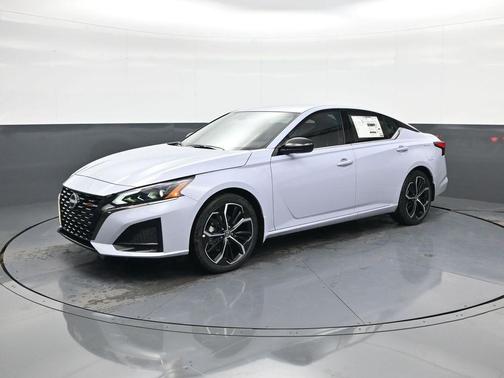 2025 Nissan Altima SR FWD