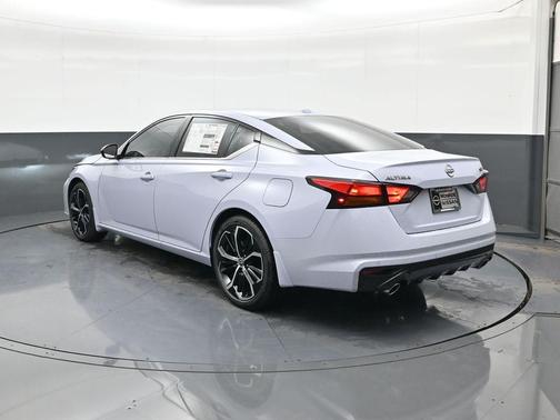 2025 Nissan Altima SR FWD