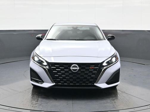 2025 Nissan Altima SR FWD