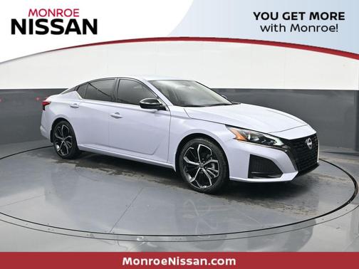 2025 Nissan Altima SR FWD