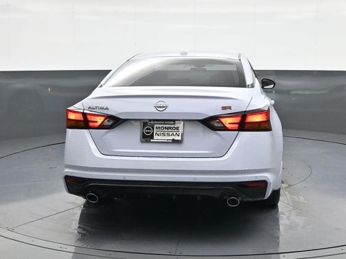 2025 Nissan Altima SR FWD