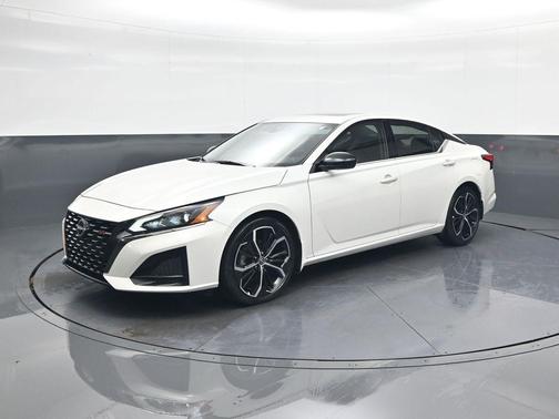 2024 Nissan Altima SR FWD