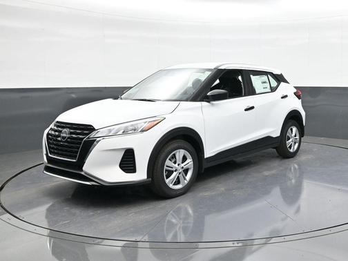 2025 Nissan Kicks S