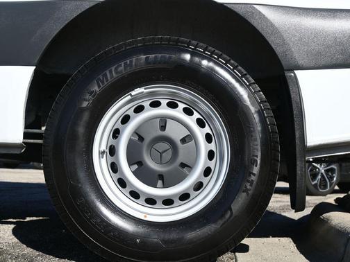 2024 Mercedes-Benz Sprinter 2500 Standard Roof