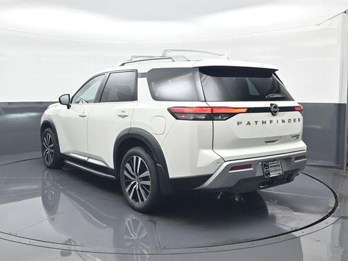 2023 Nissan Pathfinder Platinum 4WD