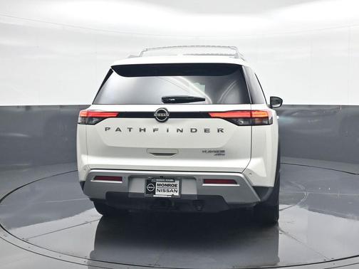 2023 Nissan Pathfinder Platinum 4WD