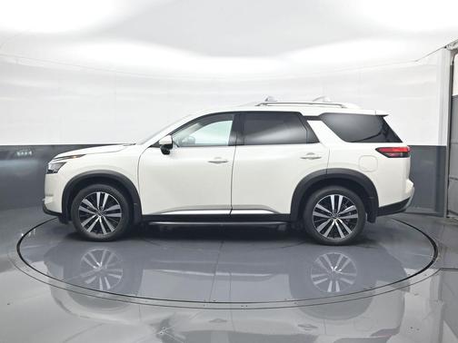 2023 Nissan Pathfinder Platinum 4WD