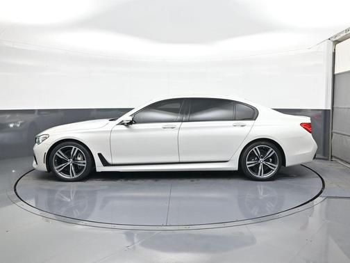 White Metallic 2019 BMW 740 740i