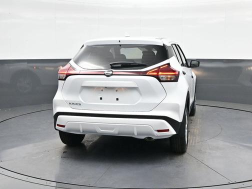 2025 Nissan Kicks S