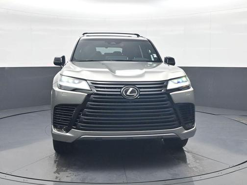 2025 Lexus LX 700h Luxury
