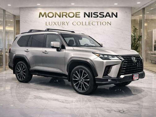 2025 Lexus LX 700h Luxury