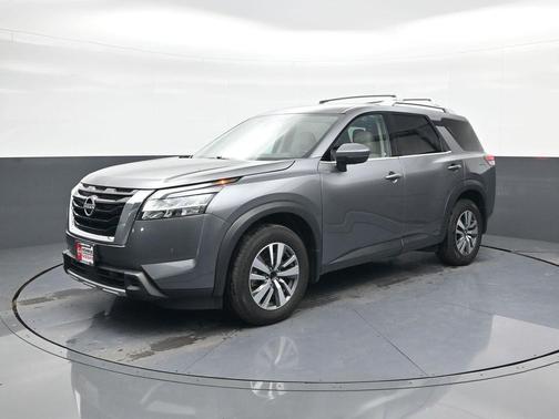 2023 Nissan Pathfinder SL 4WD