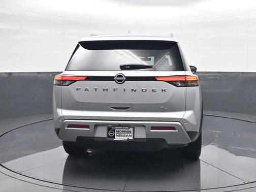 2023 Nissan Pathfinder SL FWD