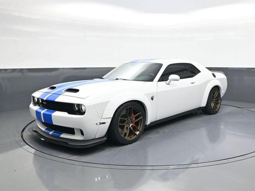 White Knuckle Clearcoat 2019 Dodge Challenger SRT Hellcat