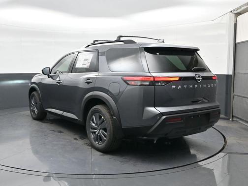 2025 Nissan Pathfinder SV FWD