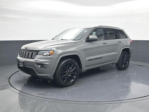 2022 Jeep Grand Cherokee Laredo