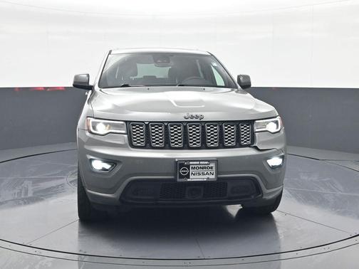 2022 Jeep Grand Cherokee Laredo