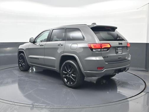 2022 Jeep Grand Cherokee Laredo