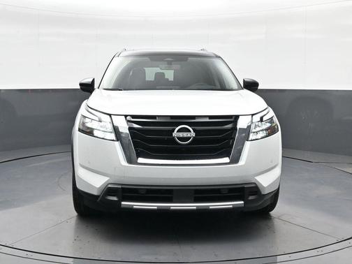 2025 Nissan Pathfinder Platinum FWD