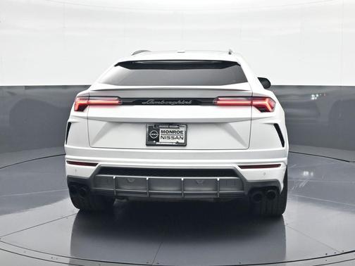 2020 Lamborghini Urus Base