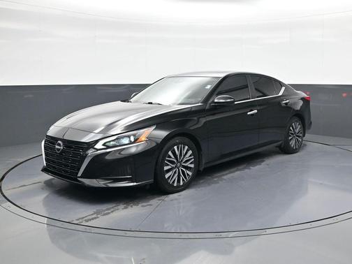 Super Black 2023 Nissan Altima 2.5 SV