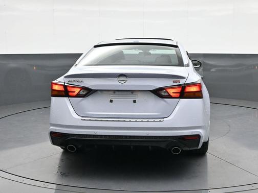 2023 Nissan Altima SR FWD