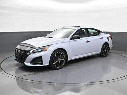 2023 Nissan Altima SR FWD