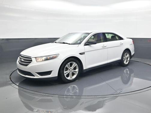 2018 Ford Taurus SE