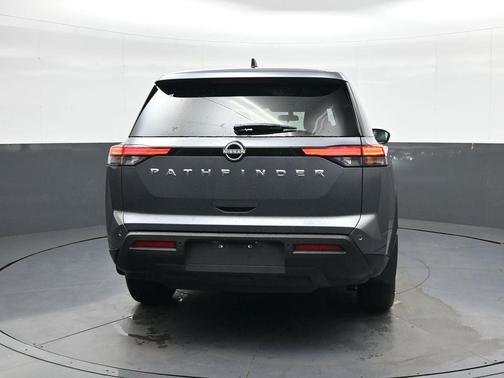 2025 Nissan Pathfinder S FWD