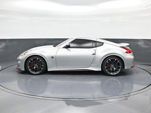 2017 Nissan 370Z NISMO
