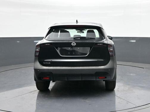 2025 Nissan Kicks S