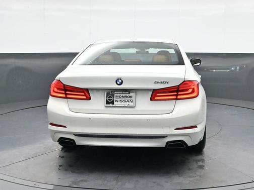 2019 BMW 540 540i