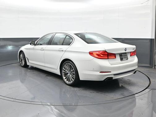 2019 BMW 540 540i