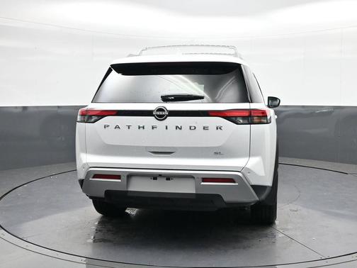 2025 Nissan Pathfinder SL FWD