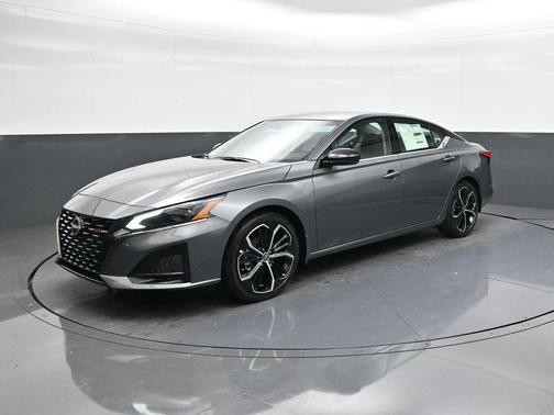 2025 Nissan Altima SR FWD